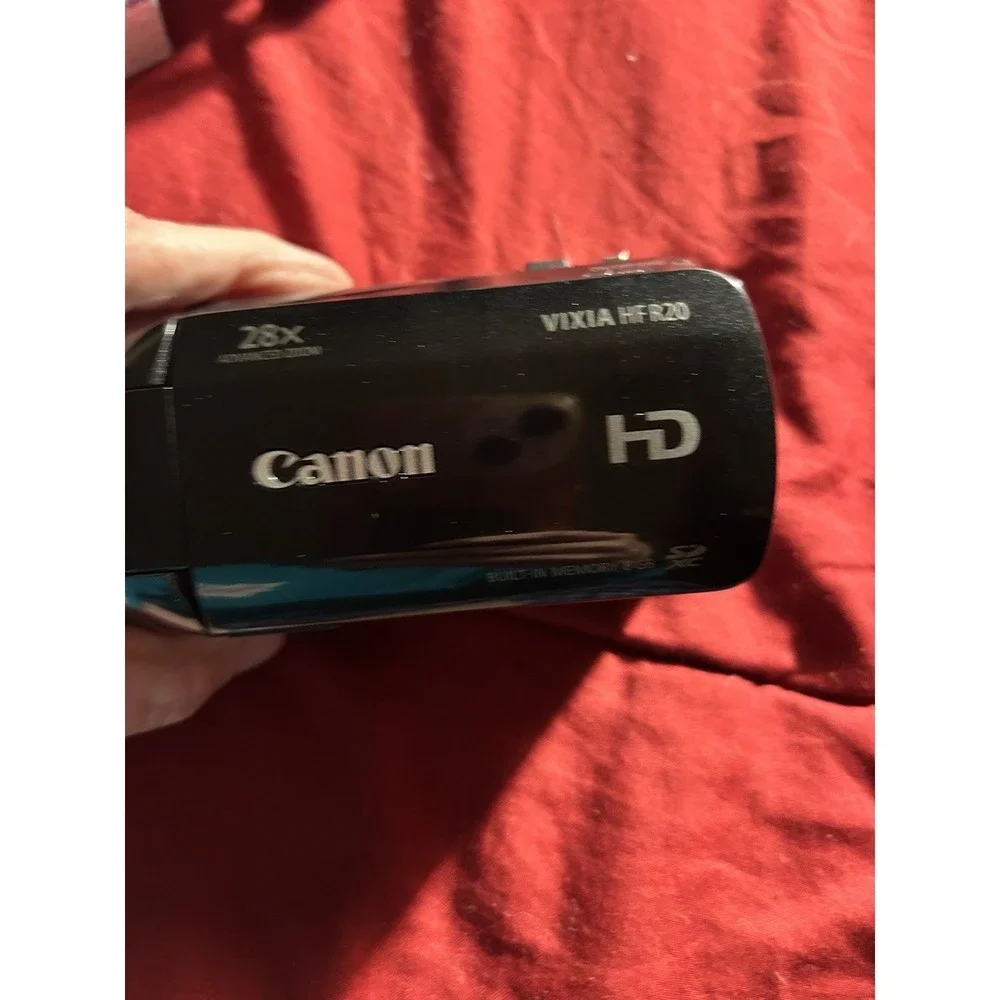 Canon Vixia HFR20 With‎ Extras